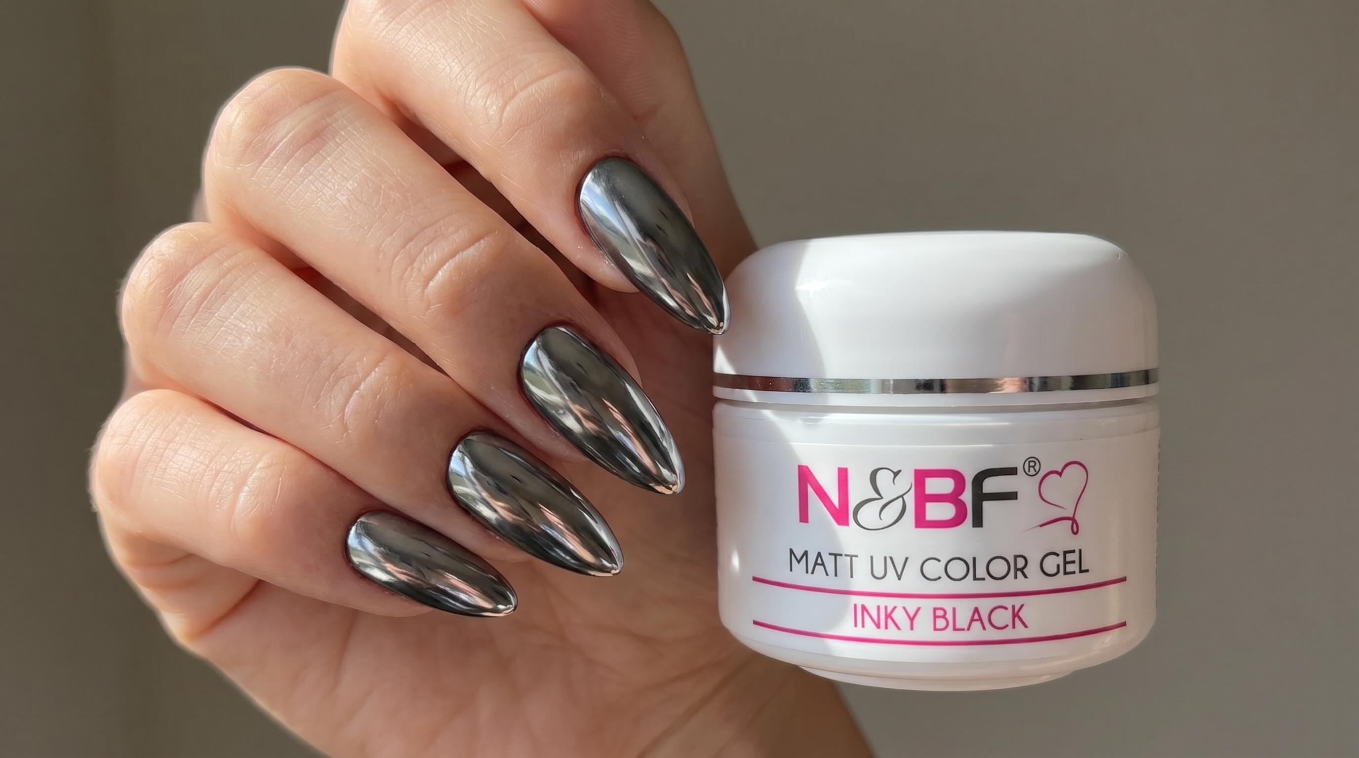 chrome-nails-hero
