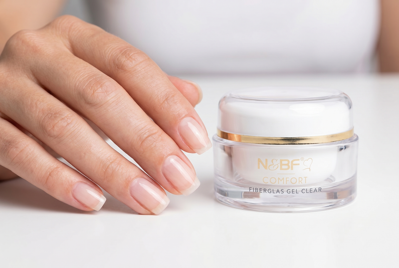 Naturnagelverstärkung mit klarem Fiberglasgel