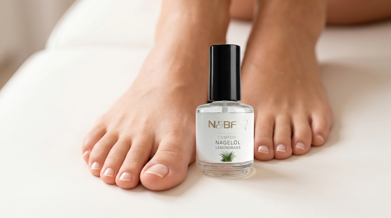 Gepflegte Fußnägel mit dem N&BF Comfort Nagelöl Lemongrass